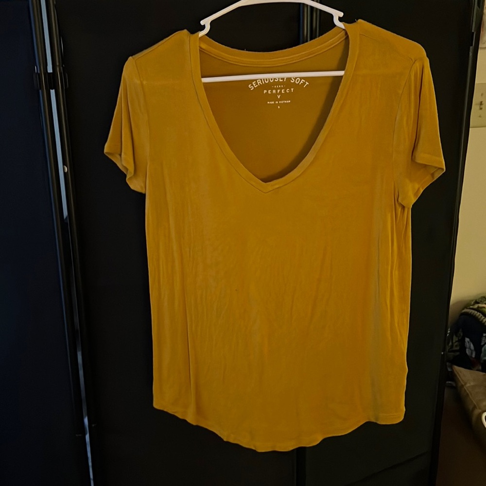 Small mustard yellow tee